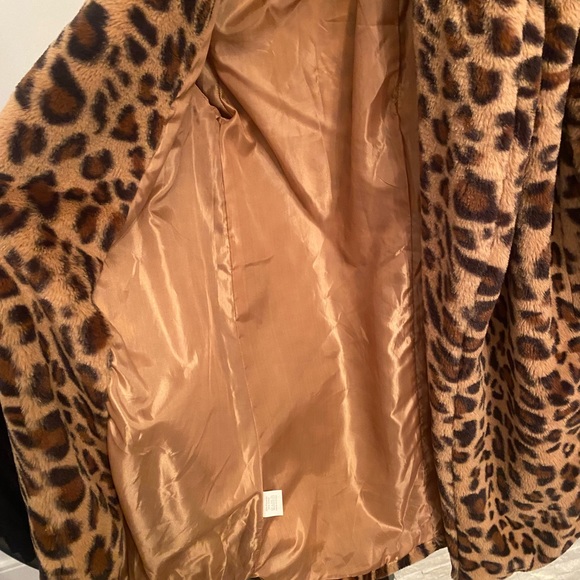 Soft leopard print Jacket - Picture 2 of 4